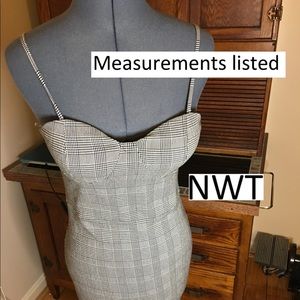 Black & white dress, stretchy, padded cups